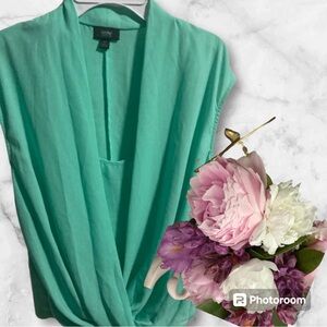 MOSSIMO Womens Green Sleeveless Top Size Small.